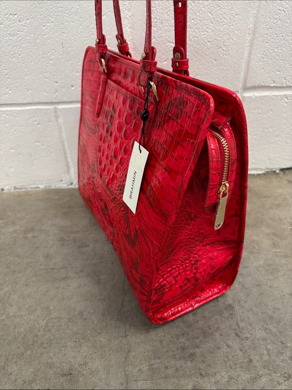 Brahmin Vibrant “Red Flare Melbourne” Croc-Embossed leather Shoulder - Picture 3 of 9